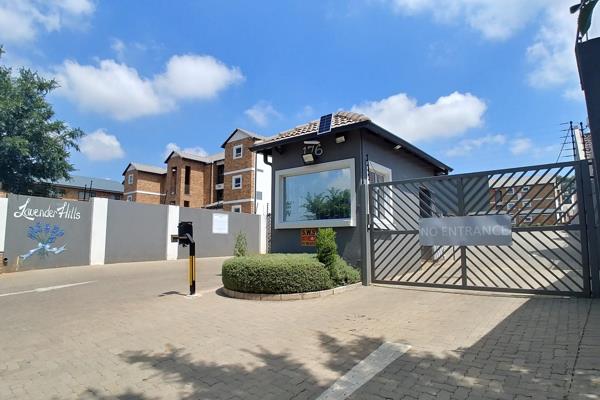 IMMACULATE THREE BEDROOM CLUSTER HOME | GAS STOVE | MODERN FINISHES | PRIVATE GARDEN | MOST SOUGHT AFTER IN THE COMPLEX  

Why to ...