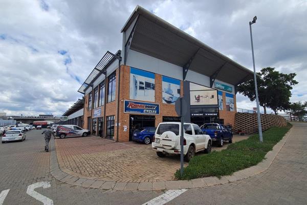 Commercial/Retail Property 338 sqm Available for Rent in Greenstone Junction

Prime ...