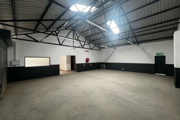 This 170m2 mini-industrial unit in Benoni South offers a versatile workspace for small ...