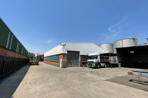 900sqm warehouse with yard for sale in Jet Park at R10,000,000.00 ex VAT.

This is a secure free-standing and well-maintained ...