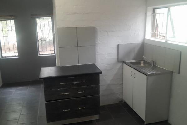 3-Bedroom House for Rent in Clayville Ext 79 – R7,500 per Month!
Looking for a comfortable and modern home? This 3-bedroom house in ...