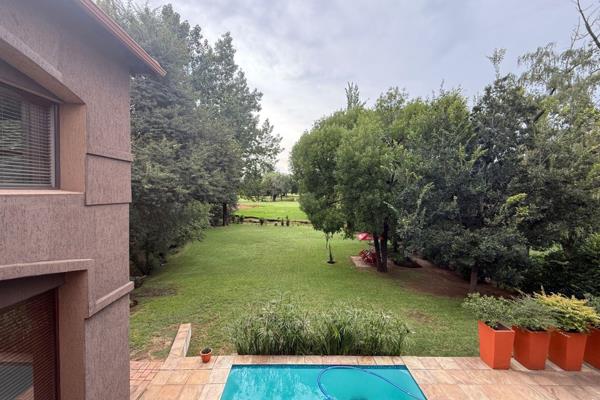 4 Bedroom stunner for sale on the Emfuleni Golf Estate
Spacious open plan, double story home with a sparkling pool and beautiful views ...