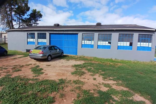 Large industrial property for sale or to rent**

For sale: R 1 200 000 
Rent: R 12 000
Kariega/ Uitenhage **

This 2000 square meter ...