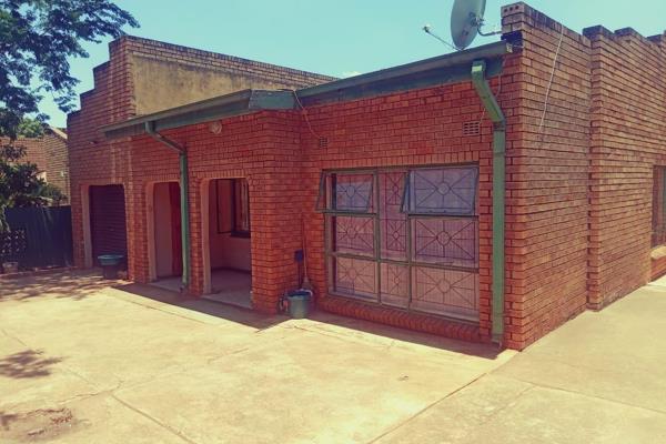 Located at Thohoyandou P East, 800m from
Thohoyandou Mvusuludzo CBD

Description:

A lucrative business opportunity awaits in this ...