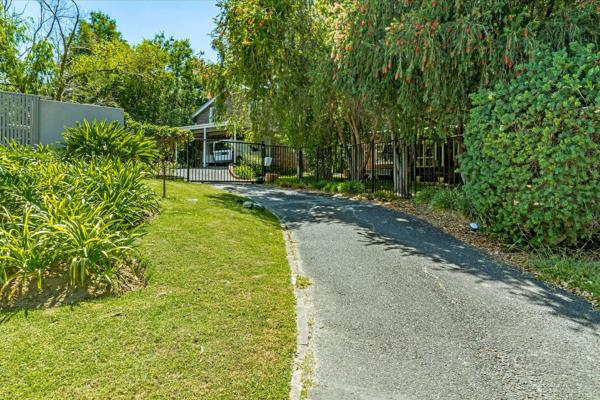 This quaint, English doll-house styled home is positioned in a quiet pan-handle in the plush La Sandra neighbourhood.
Set among ...