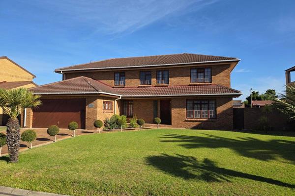 This beautiful 5-bedroom face brick home in the desirable Oakdene neighbourhood of
Kuils River offers a perfect blend of comfort and ...