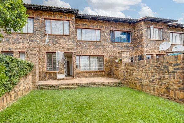 This largely maintenance free three bed room, two and a half bathroom townhouse, in Sun Village , Windsor West , is up for grabs! This ...