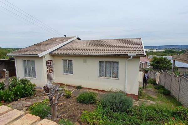 Sole Mandate

This cozy home consists of

3 x Bedrooms (2 with BIC, fully tiled)
1 x Bathroom (bath tub, basin &amp; toilet)
1 x Lounge
1 x Dining Room
1 x Kitchen (tiled with BIC &amp; double sink)
1 x Carport (could fit 2+ cars &amp; extra parking)

This property ...