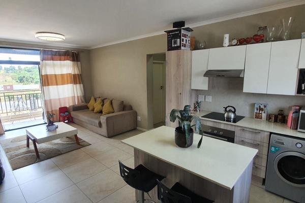 This is a 2 bed 1 bath apartment located in Canvas82 complex in Northriding, Randburg. ...