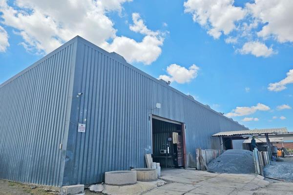 Located in the heart of Hamilton, Bloemfontein, this 420m2 warehouse is a prime industrial property offering unmatched visibility from ...