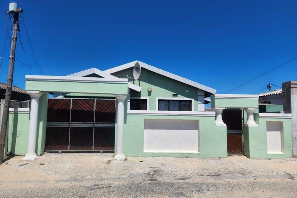 Discover this inviting 4-bedroom home nestled in the heart of Makhaza, Khayelitsha, Section 37. This property offers a comfortable ...