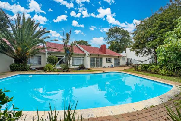 Owner asking R 1 799 000
Negotiating offers from R 1 549 000

This welcoming home in ...