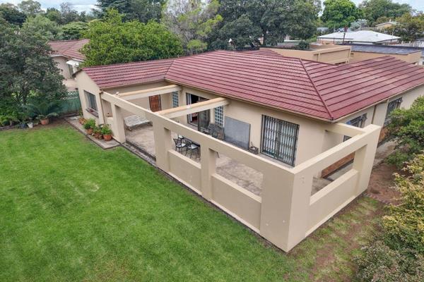 Located in the heart of Northmead, this 3-bedroom, 2-bathroom home offers a rare combination of residential comfort and business ...