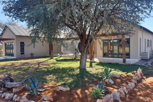 Just listed - exclusive to just property!

Luxury Living on Kalahari Golf Estate

Discover this stunning 4-bedroom home, each bedroom ...