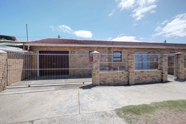 This well kept and loved 2 bedroom family home is a perfect fit as it offers all that you might deem important in a home. 
The ...