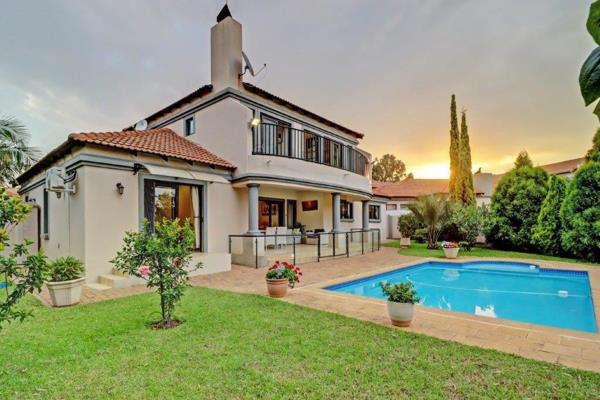 Spectacular 5 bedroom double storey family home plus sparkling swimming pool!  Exclusive to Apple Property.

This remarkable double ...