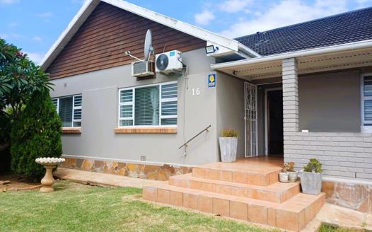 3 Bedroom House for sale in Bothasrus