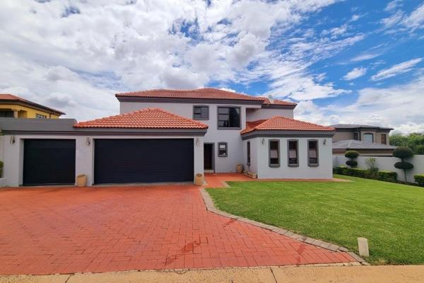 | FOR SALE | CRESCENT WOOD COUNTRY ESTATE | MIDRAND | GAUTENG |

Beautiful, majestic &amp; spacious 5 bedroom home available in the sought-after Crescent Wood Country Estate!!

This majestic, spacious and stunning full title ...