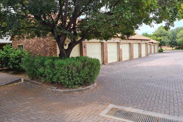 Lock up and go...

In the heart of Stone Ridge, Centurion, boasting...
2 bedroom, 
1 full bathroom
open plan kitchen,
lounge,
covered ...