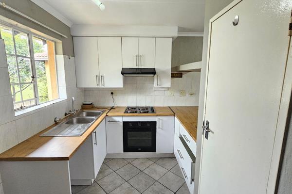 Neat and Tranquil TOP UNIT available offering: 

2x Bedrooms, tiled with BIC 

1x Bathroom, with a bath, toilet and basin 

Open ...