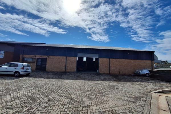 This standalone, warehouse is available to let in one of Gonubie&#39;s newest Industrial parks away from the hustle and bustle. ...