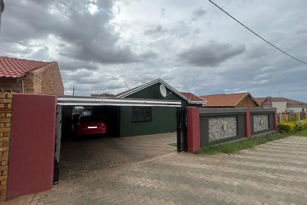 As Neptunate Properties, it brings us a great deal of pleasure to bring you this lovely home in Soshanguve-WW. This property needs no ...