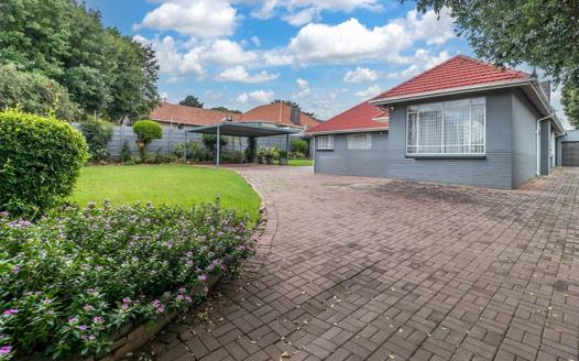 4 Bedroom House for sale in Linden