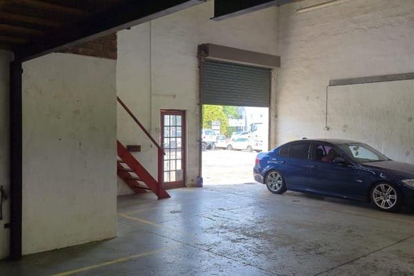 This versatile 114m2 workshop is now available to let in the thriving industrial hub of Amanzimtoti. Ideal for small-scale ...