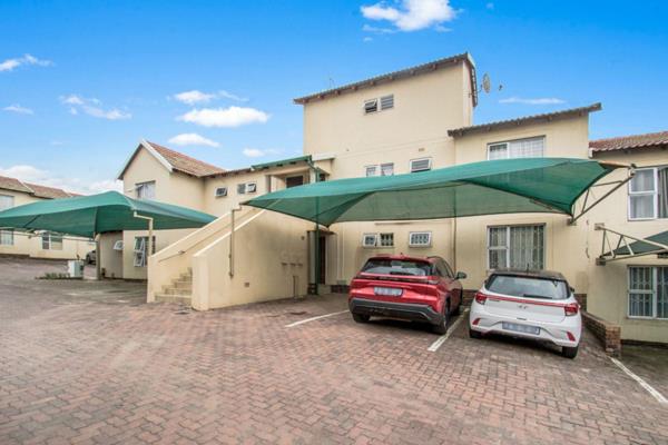 Nestled within a secure complex and situated in the golden circle of amenities, this modest and delightful lock up and go unit is ...