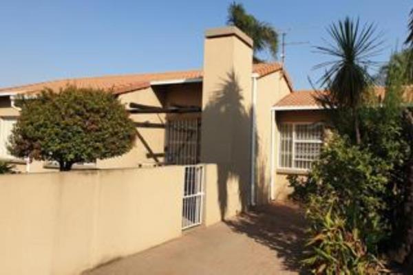 R 11,500
3 Bedroom Townhouse for Rent in Witfield  
Address: 31 Toombs Rd, Witfield, Boksburg  
Availability: Available Now

Enjoy ...