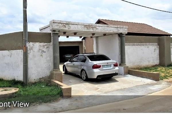 Open plan kitchen and lounge
Double garage
Big corner yard for space growth
Walled securely for safety
Yard partly paved
Open plan ...