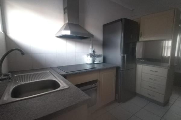 This unit is perfect for investors or someone who is tired of renting.
All bedrooms are fitted with BICs, it also offers a perfect size ...