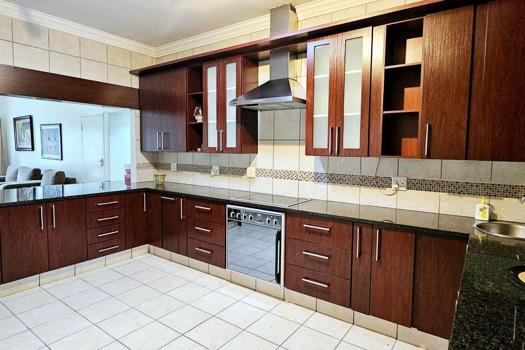 4 Bedroom House for sale in Kloofsig