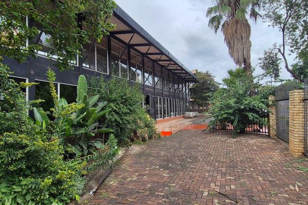 For Sale: Prime Warehouse/Factory in Koedoespoort Industrial
Location: Koedoespoort ...