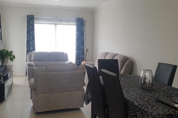 2 Bedroom MODERN APARTMENT TOWN HOUSE  For Sale in Greenstone Ridge
An upstairs apartment with great views 

This modern apartment has ...