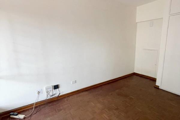 These neat, recently refurbished units offer the following:
3 bedrooms
2 bathrooms
Spacious living areas - separate dining room, large ...