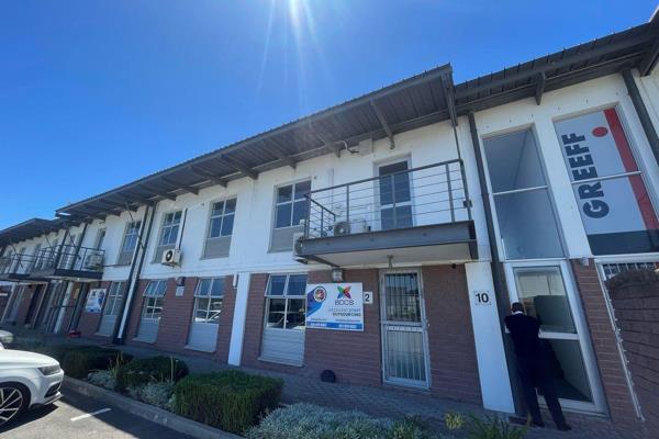 232 m2 Office Space to Rent in Spearhead Business Park. This 232 m2 office space in ...