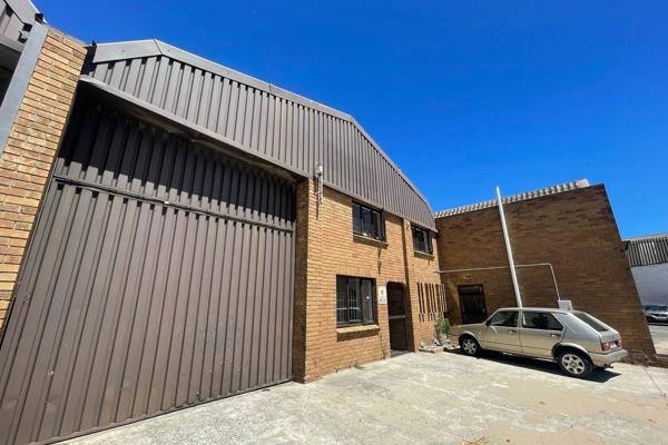 350 m2 Warehouse Space for Rent at 42 Stella Road. This versatile 350 m2 warehouse at 42 ...