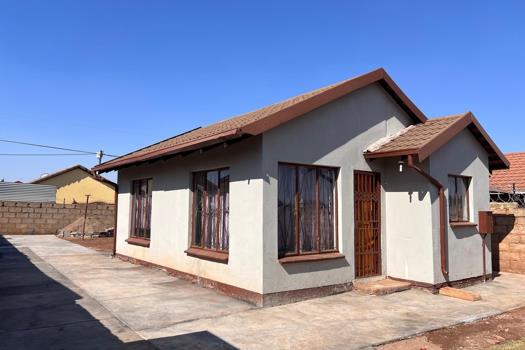 2 Bedroom House for sale in Soshanguve East