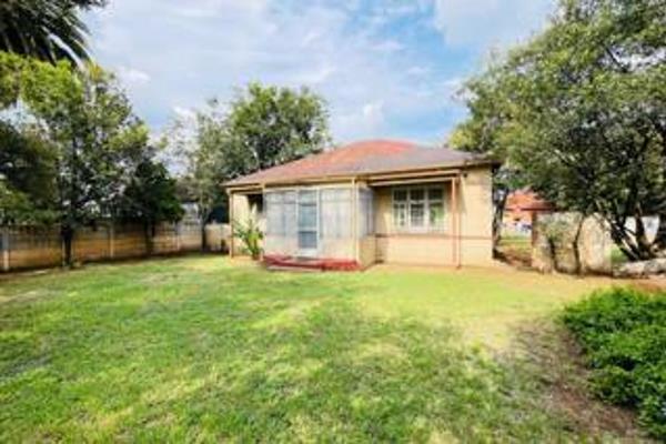 Seize the opportunity to own a remarkable property that promises lucrative returns. Situated in a highly convenient area, this ...