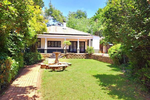 This home features three bedrooms, a separate lounge, open-plan kitchens and two bathrooms.

It is set on 1 889 sqm piece of land ...