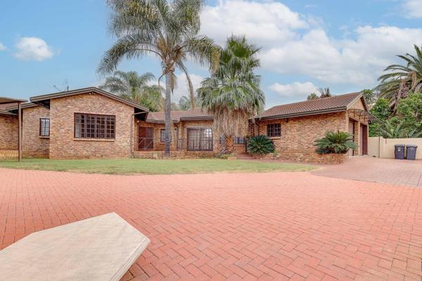 Owner asking R 3 299 000
Negotiating offers above R 2 499 000

The moment you step into ...