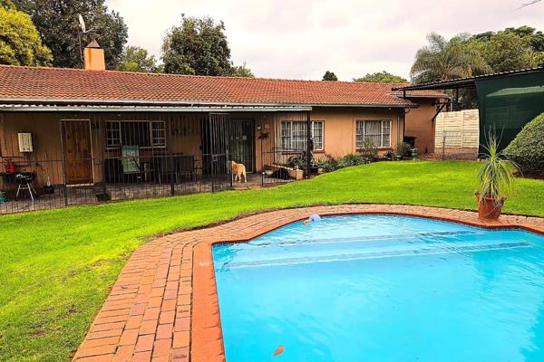 MOVE IN READY HOME 4-BEDROOM HOME WITH A POOL &amp; LARGE YARD FOR R1,490 000

This well-located property offers a perfect combination ...