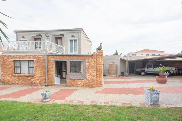 Where Comfort Meets Elegance
Nestled in the charming neighbourhood of Jordaan Park, this dream come true 4 bedroom duplex house ...