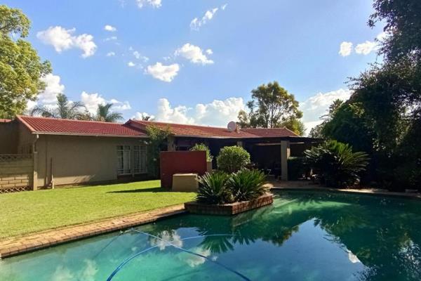 Exceptional five bedrom home | landscaped garden | sparkling swimming pool with ...