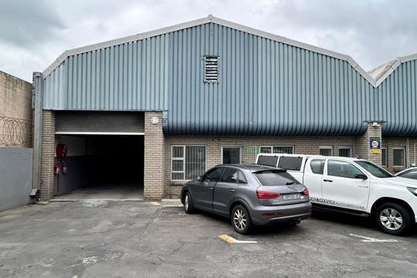 This prime 323m2 warehouse is available to let in the highly secure Higro Business Park ...