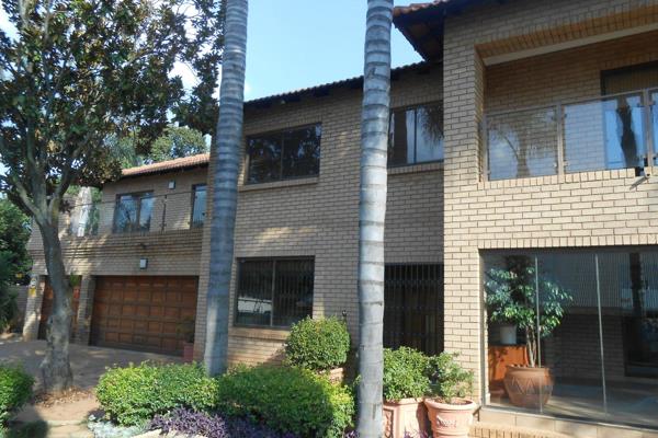 Large family Residence available for renting. 
Excellent location! Surrounded by Diplomatic Residences. 
Close to the Waterkloof ...