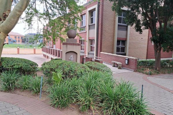 104.77sqm Office To Rent in  Atterbury Estate , 19 Frikkie De Beer St, Garston AH ...