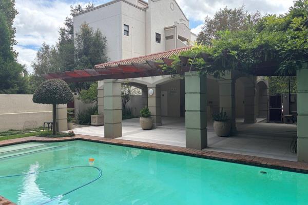 Asking Price: R1,850,000


Discover this charming 2 bedroom townhouse garden unit located in the picturesque Tuscan Village. ...