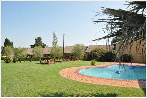 Charming property nestled in the quiet and peaceful suburb of Glen Austin, in Midrand. ...